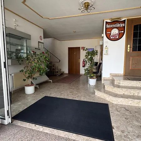 Kaiserquelle فندق